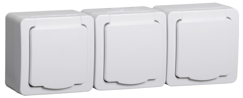 Розетка 3м.с з/к о/у IP54  РСб23-3-ГПБб (цвет крышки:белый) ГЕРМЕС PLUS