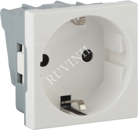 Розетка модульная с з/к и шторками 45х45мм белая (уп. 10шт)